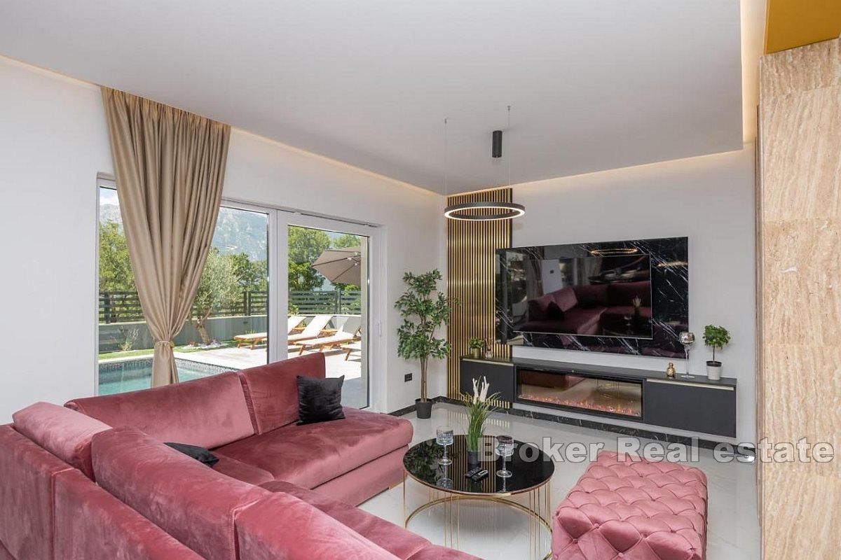 Villa nouvellement construite dans un cadre tranquille