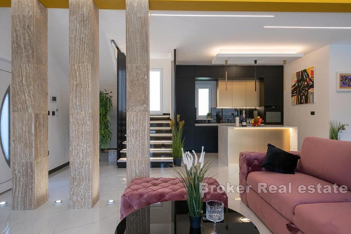 Villa nouvellement construite dans un cadre tranquille