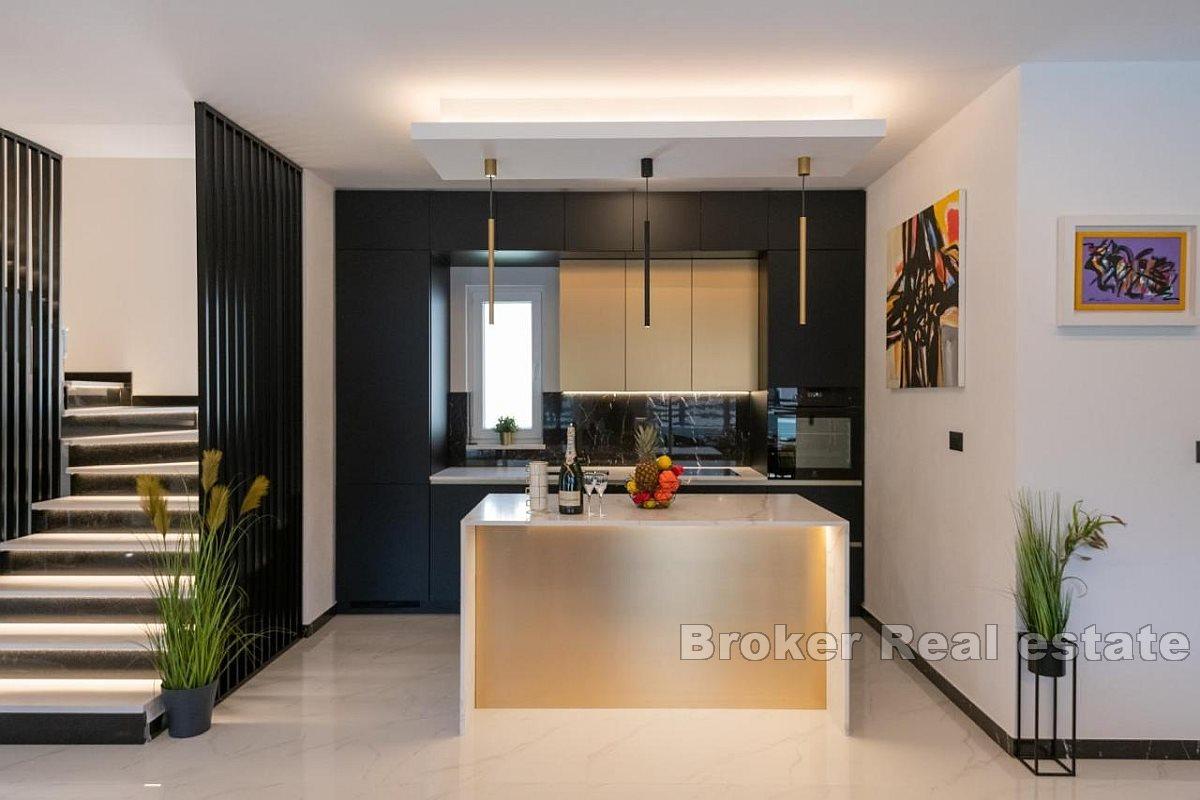 Villa nouvellement construite dans un cadre tranquille