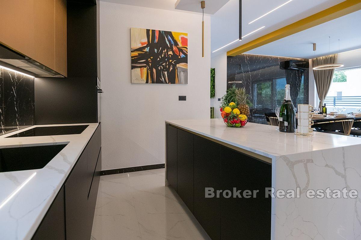 Villa nouvellement construite dans un cadre tranquille