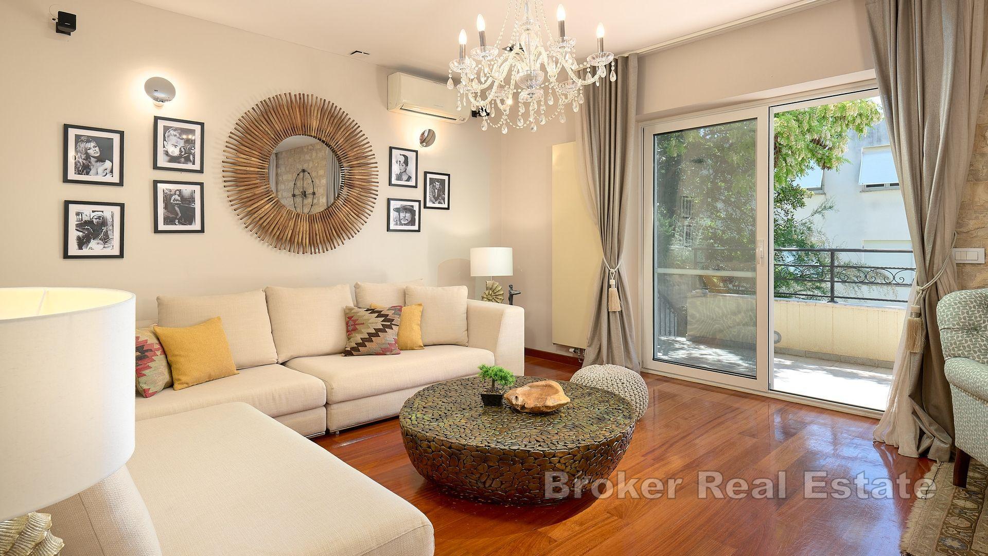 Роскошная вилла с бассейном и первоклассными удобствами недалеко от моря