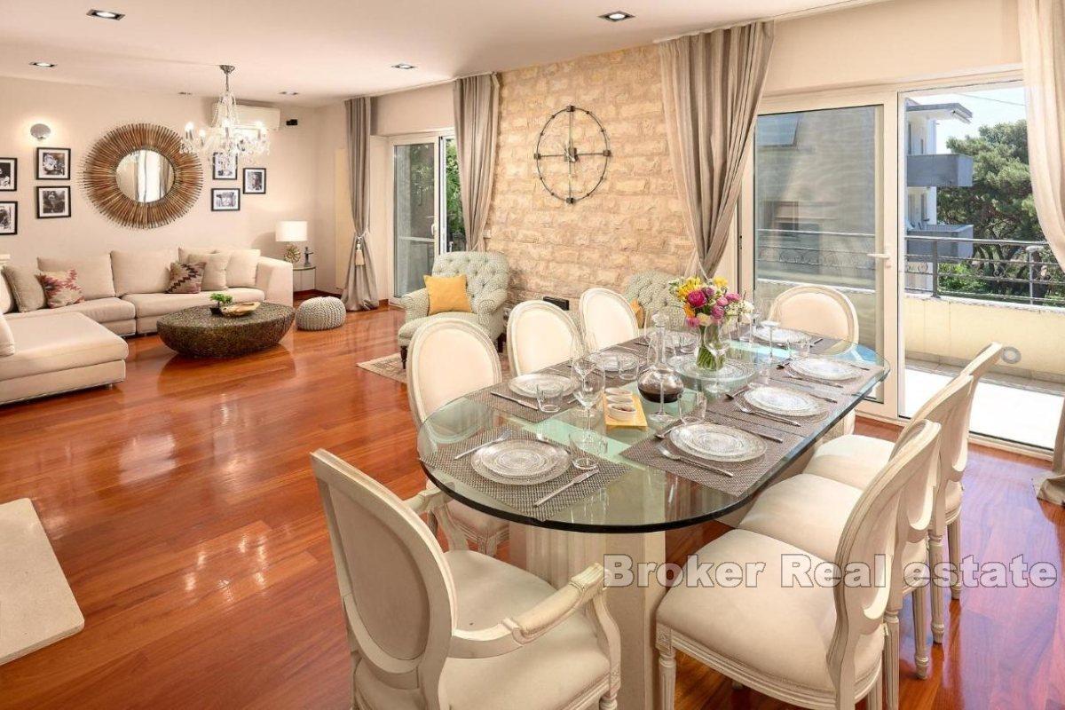 Luksusowa willa z basenem i udogodnieniami premium w pobliżu morza