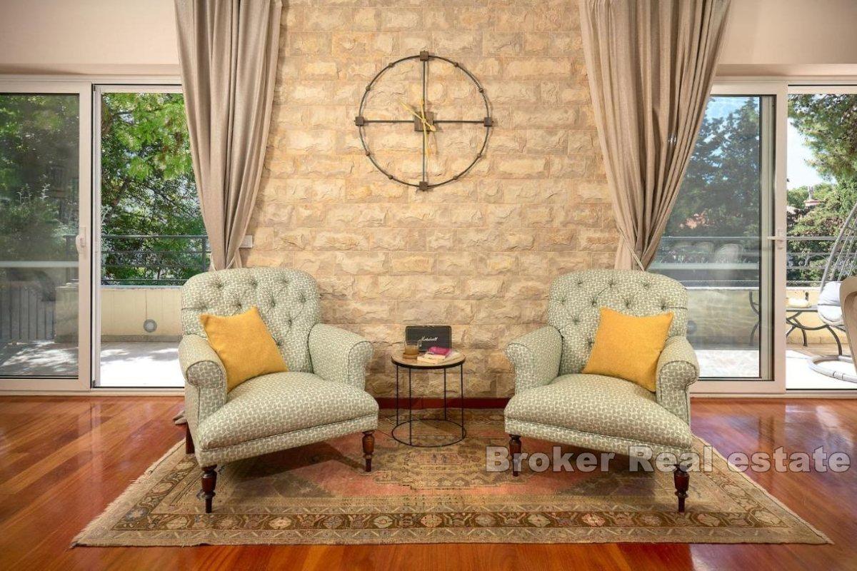 Luksusowa willa z basenem i udogodnieniami premium w pobliżu morza