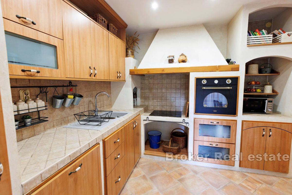 Appartamento di qualità con tre camere da letto e parcheggio