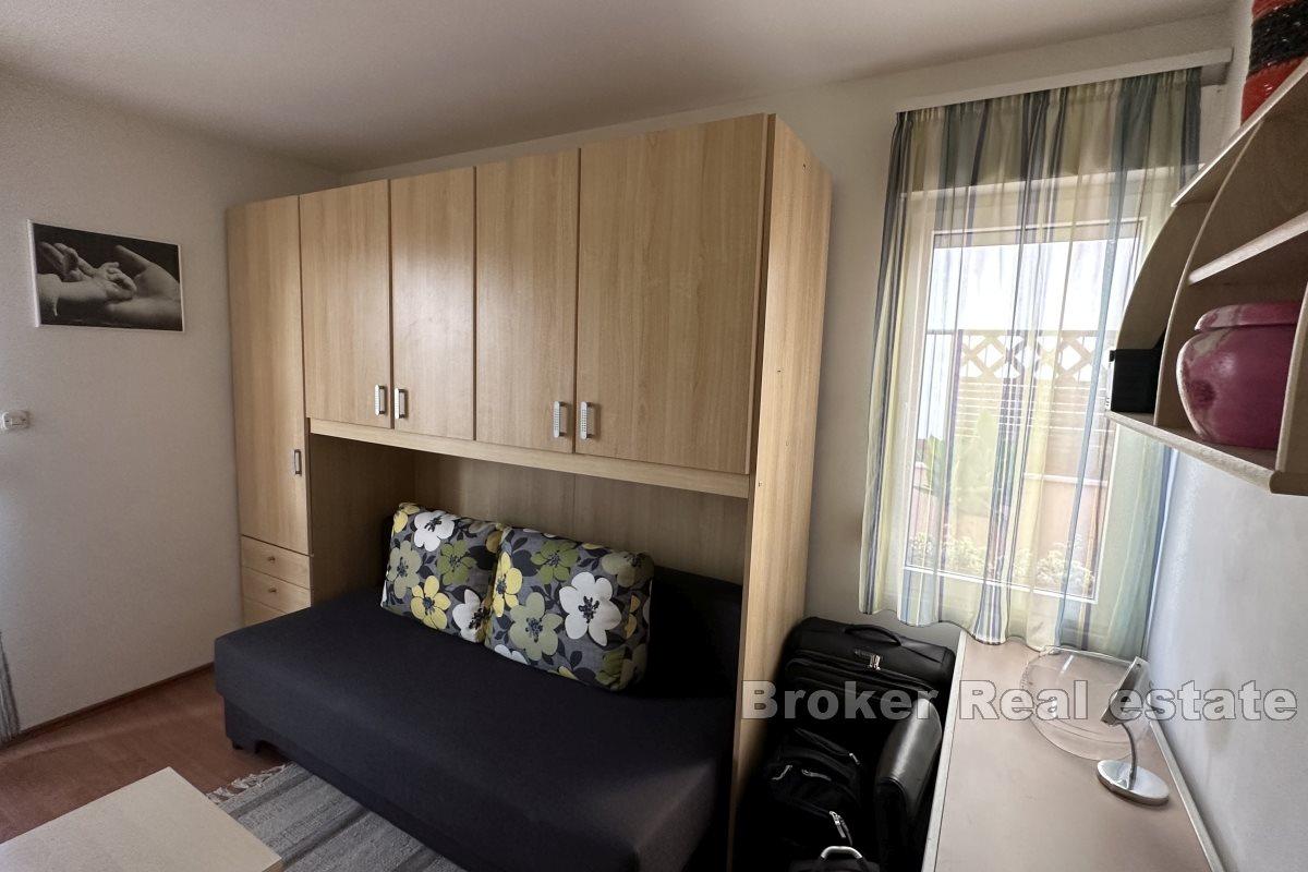 Komfortowy apartament z dwiema sypialniami i dużym tarasem
