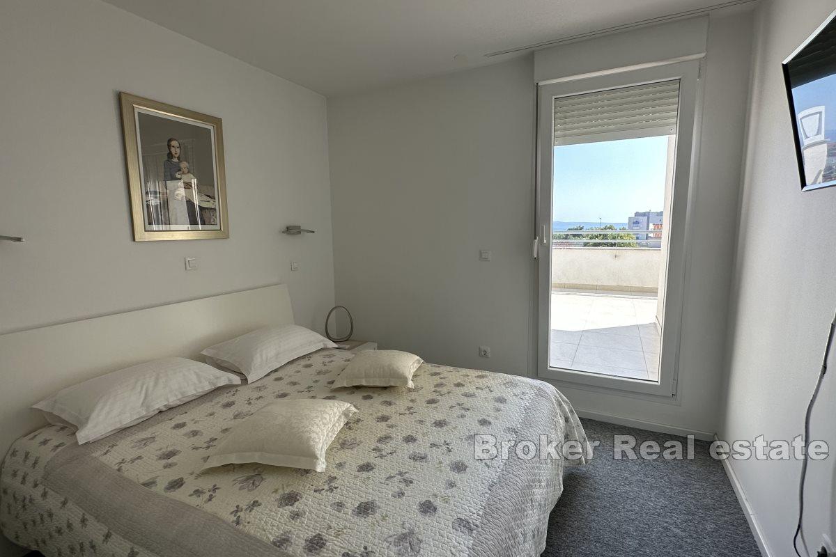 Przestronny penthouse z tarasem i widokiem na miasto