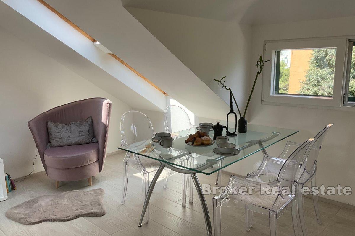 Atrakcyjny apartament z jedną sypialnią w pożądanej lokalizacji