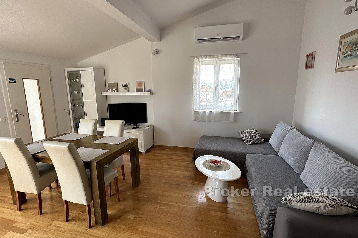 Two-bedroom apartment with a balcony in a peaceful area of the city