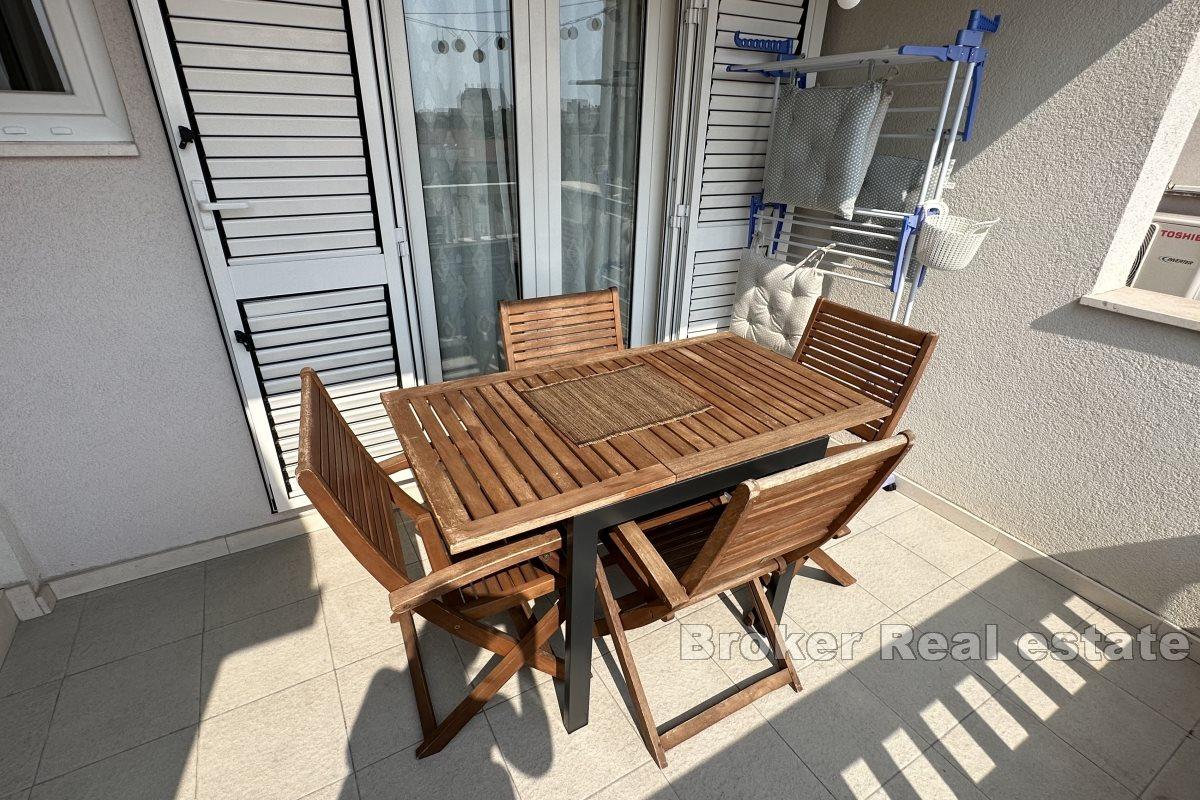 Two-bedroom apartment with a balcony in a peaceful area of the city