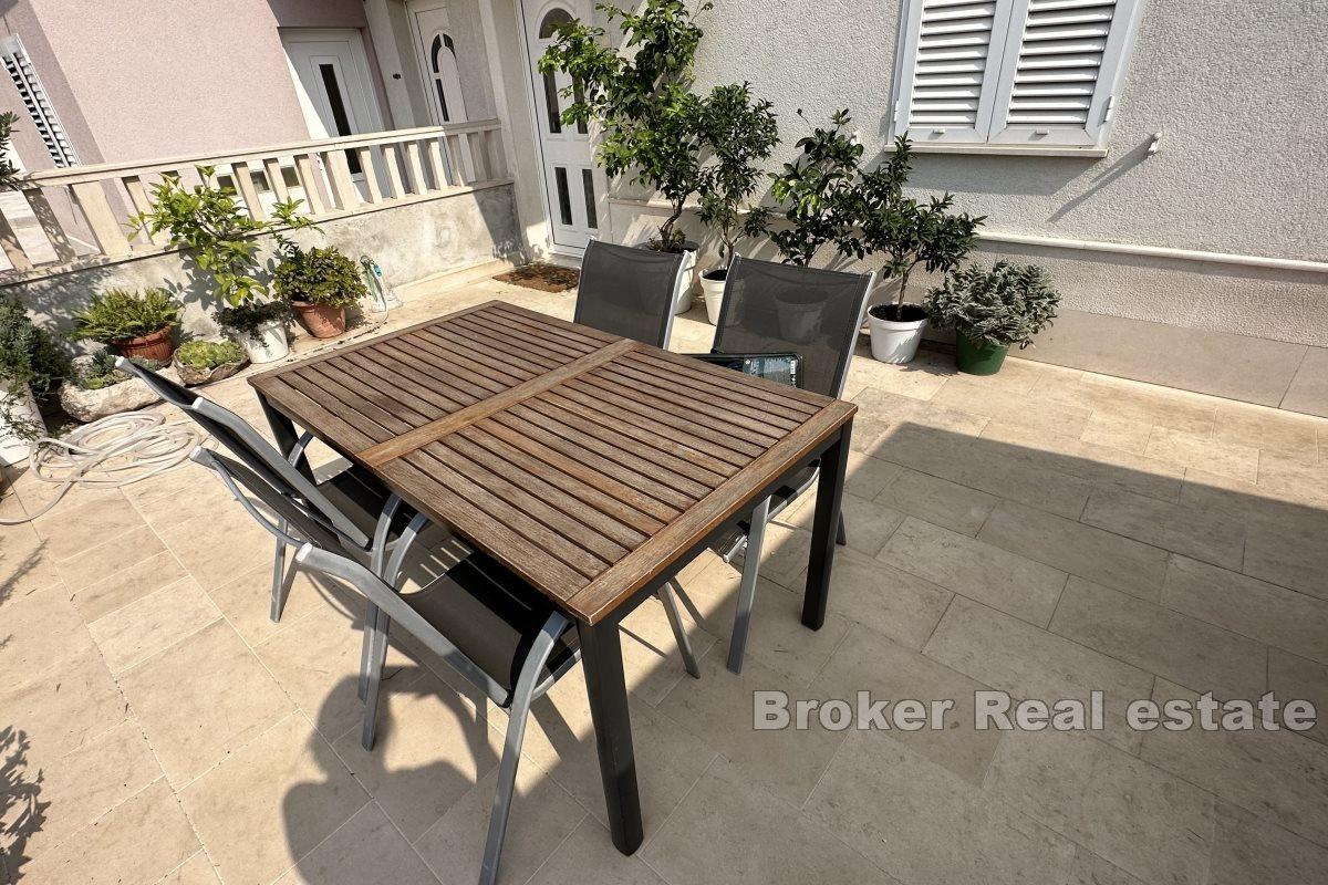 Two-bedroom apartment with a balcony in a peaceful area of the city