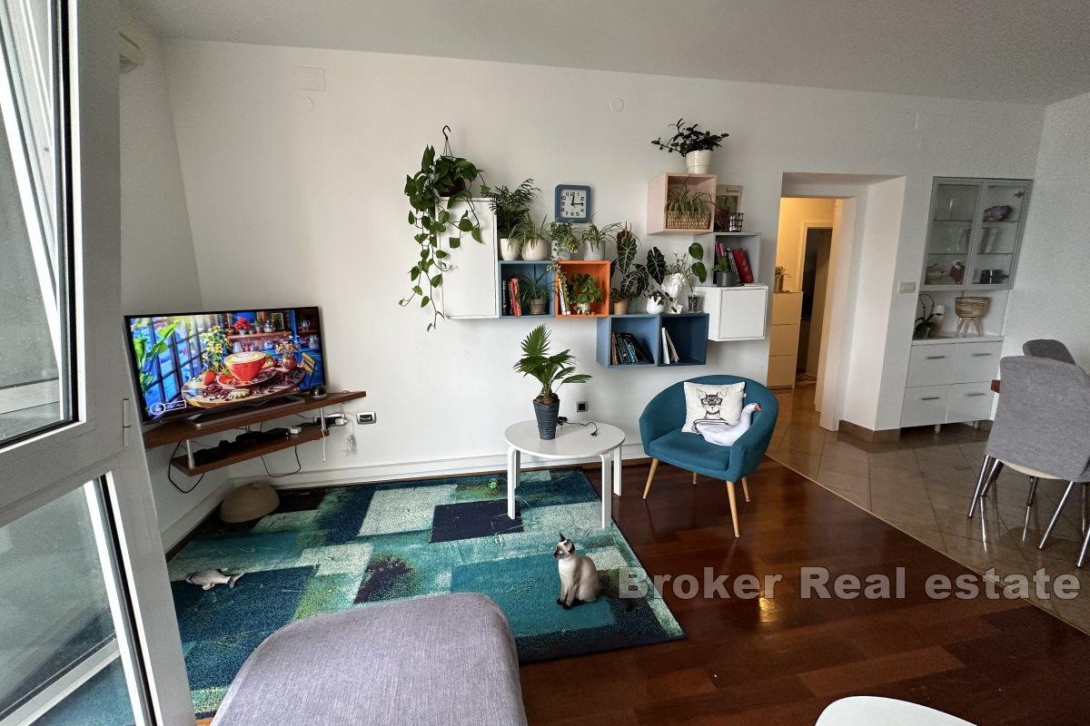 Flott to-roms leilighet med balkong med attraktiv beliggenhet