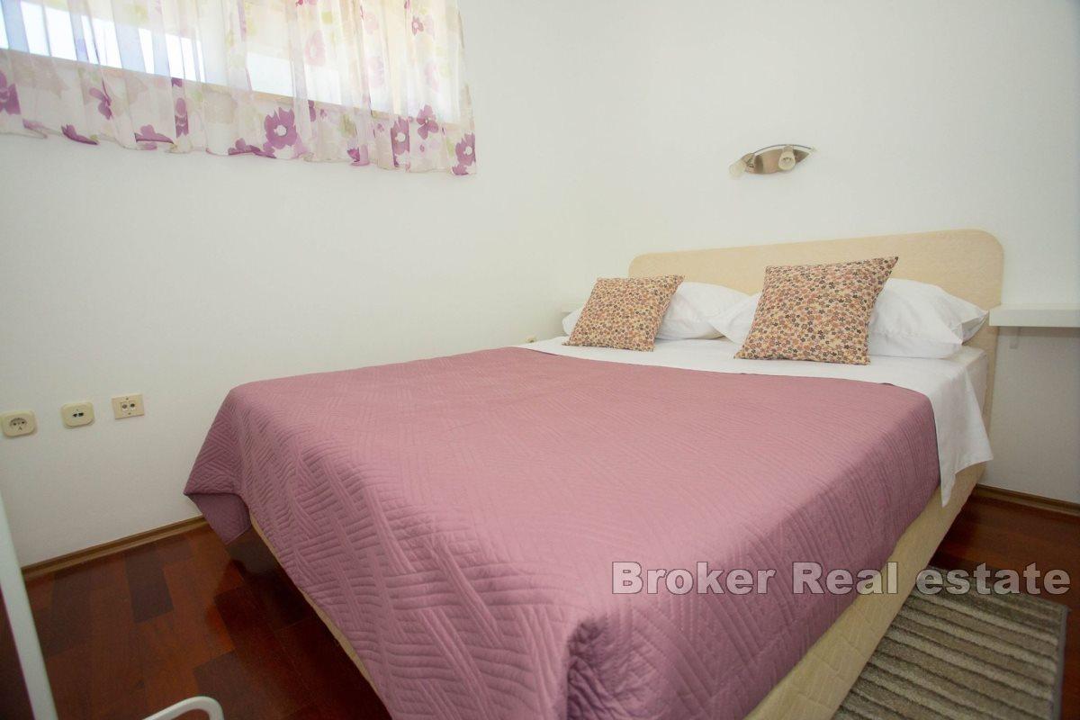 Flott to-roms leilighet med balkong med attraktiv beliggenhet