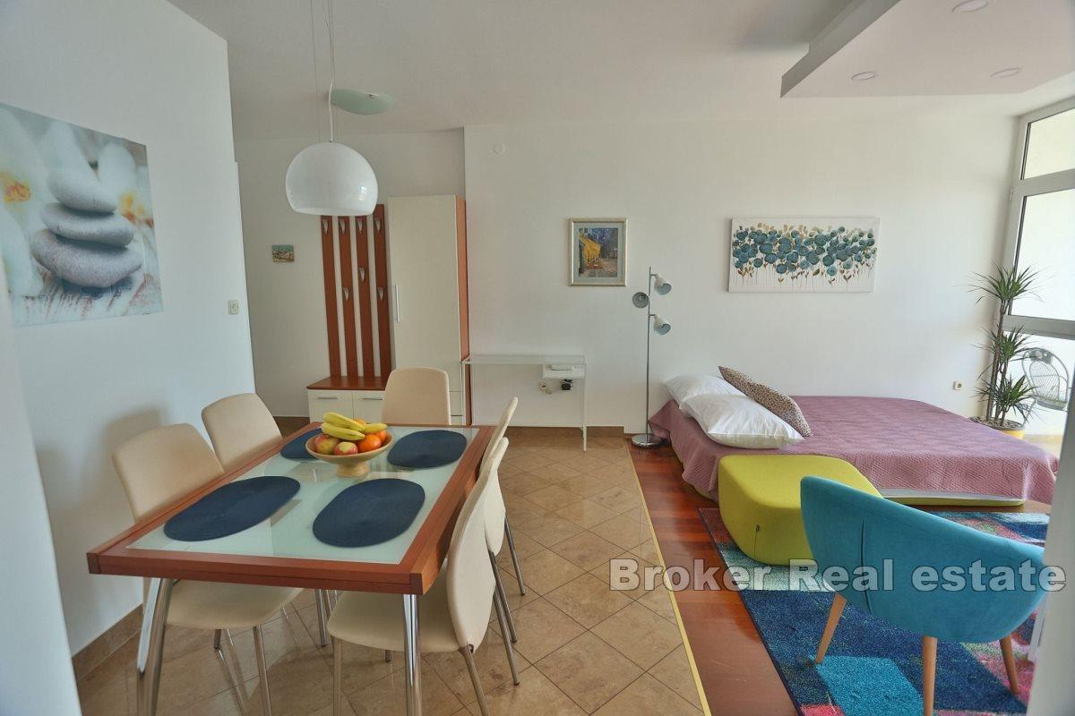 Flott to-roms leilighet med balkong med attraktiv beliggenhet