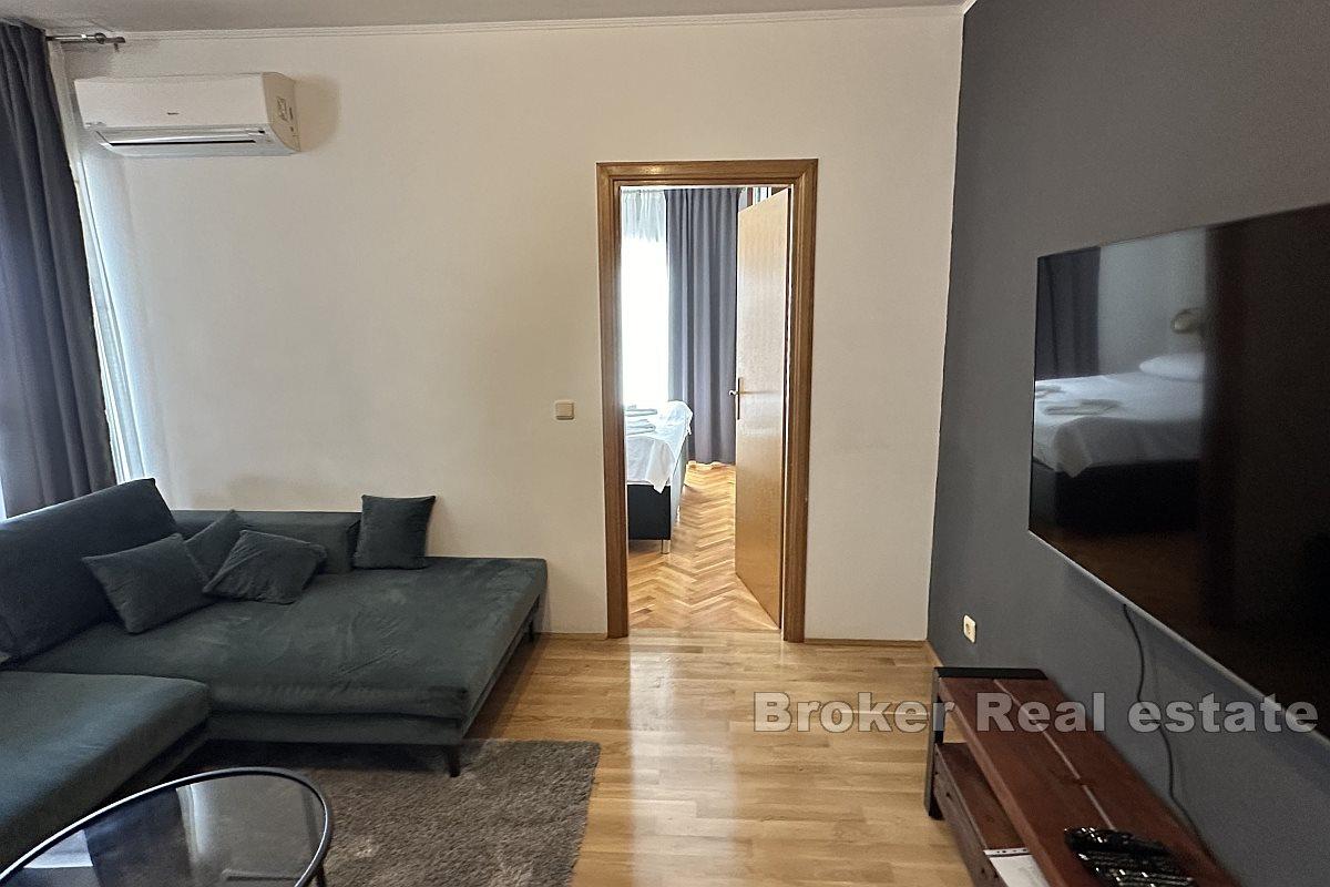 Umeblowane mieszkanie z dwiema sypialniami do wynajęcia długoterminowego