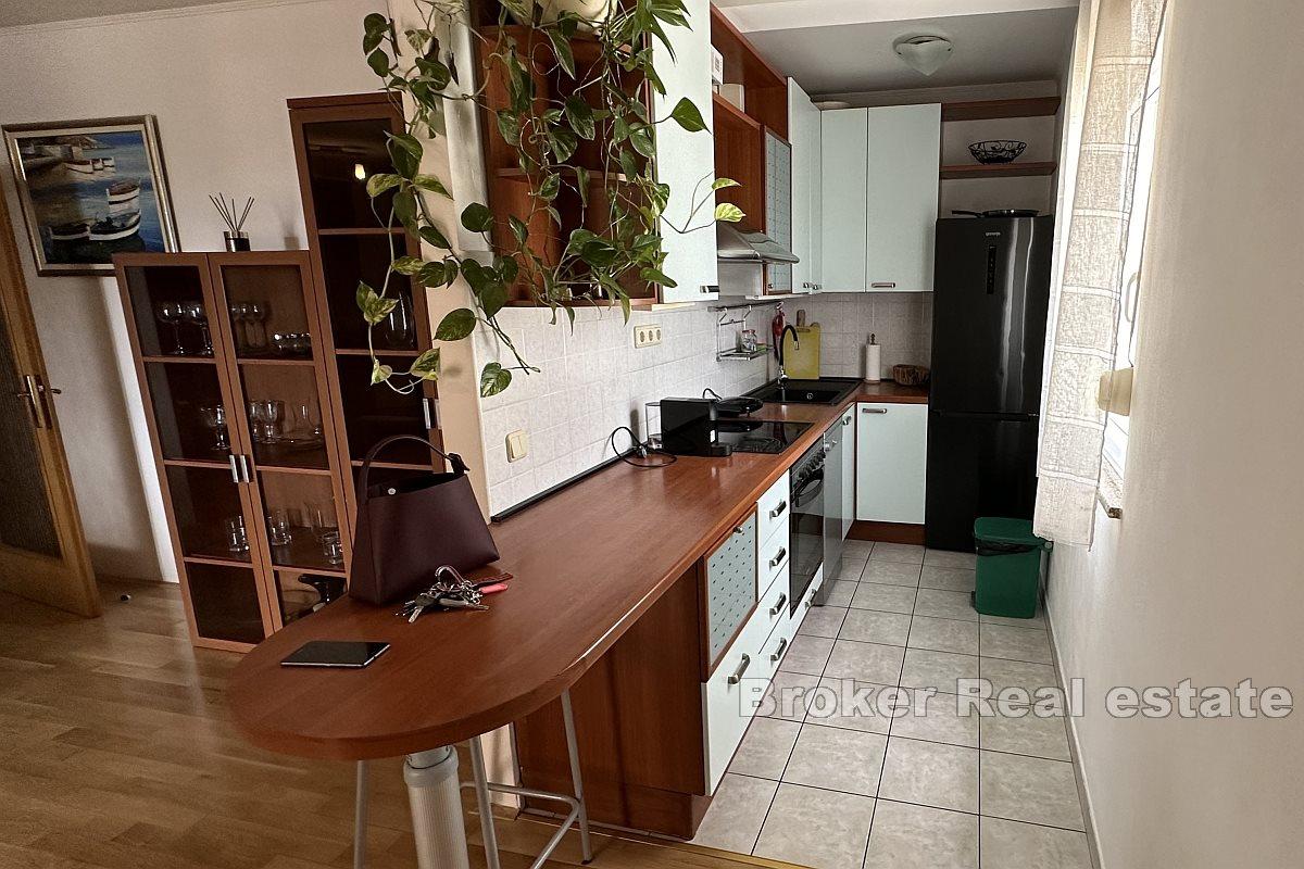 Umeblowane mieszkanie z dwiema sypialniami do wynajęcia długoterminowego