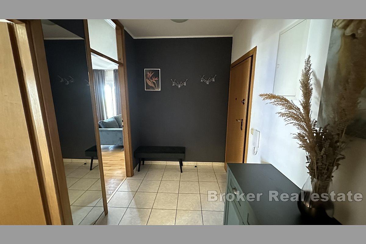 Umeblowane mieszkanie z dwiema sypialniami do wynajęcia długoterminowego