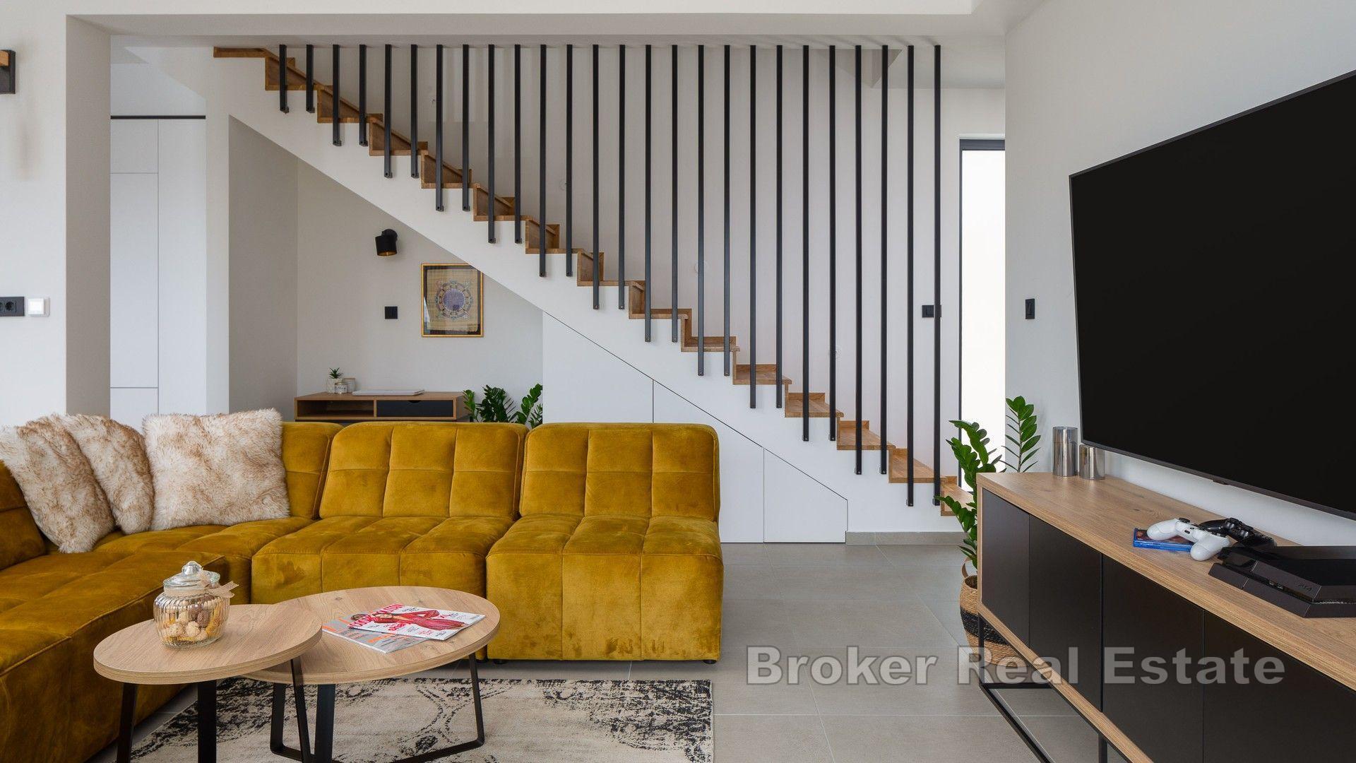 Willa z bogatym wyposażeniem i panoramicznym widokiem na morze