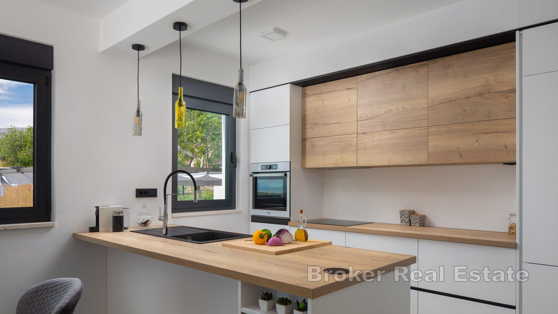 Willa z bogatym wyposażeniem i panoramicznym widokiem na morze