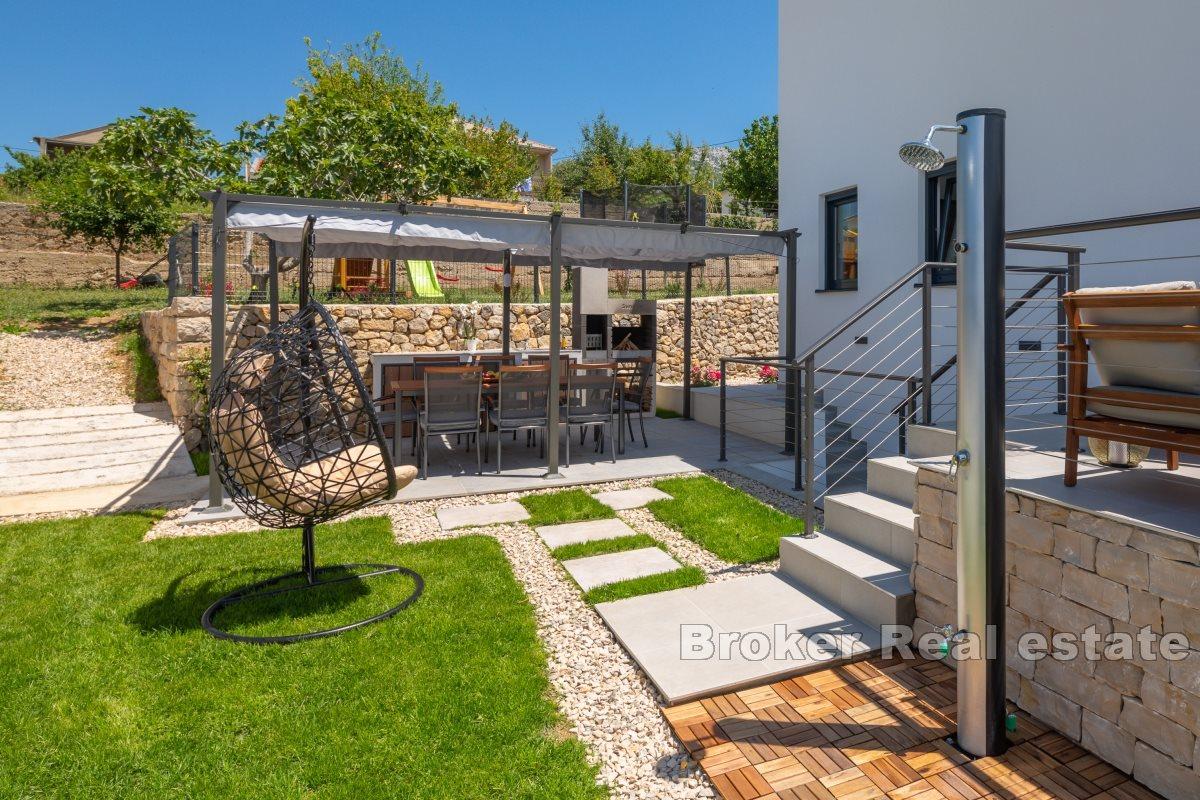 Villa with rich amenities and panoramic sea view