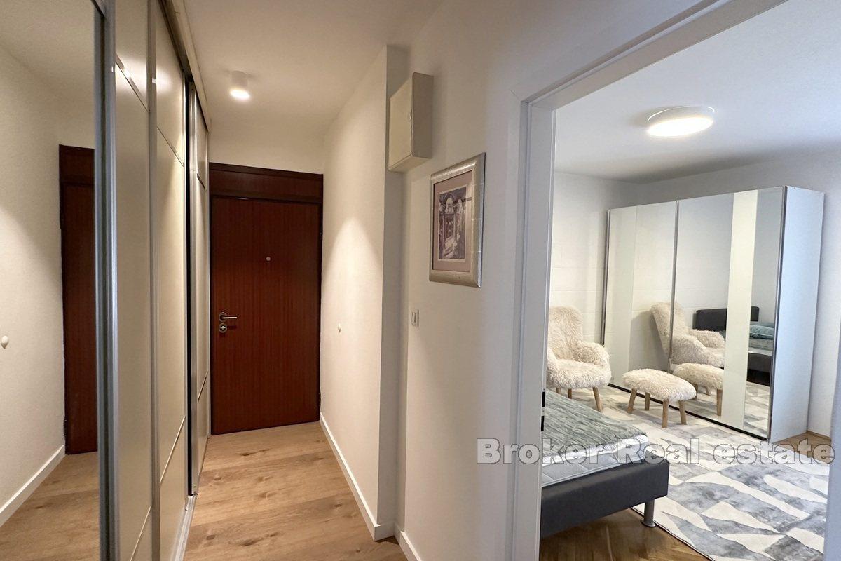 Spacious two-bedroom apartment in a busy location