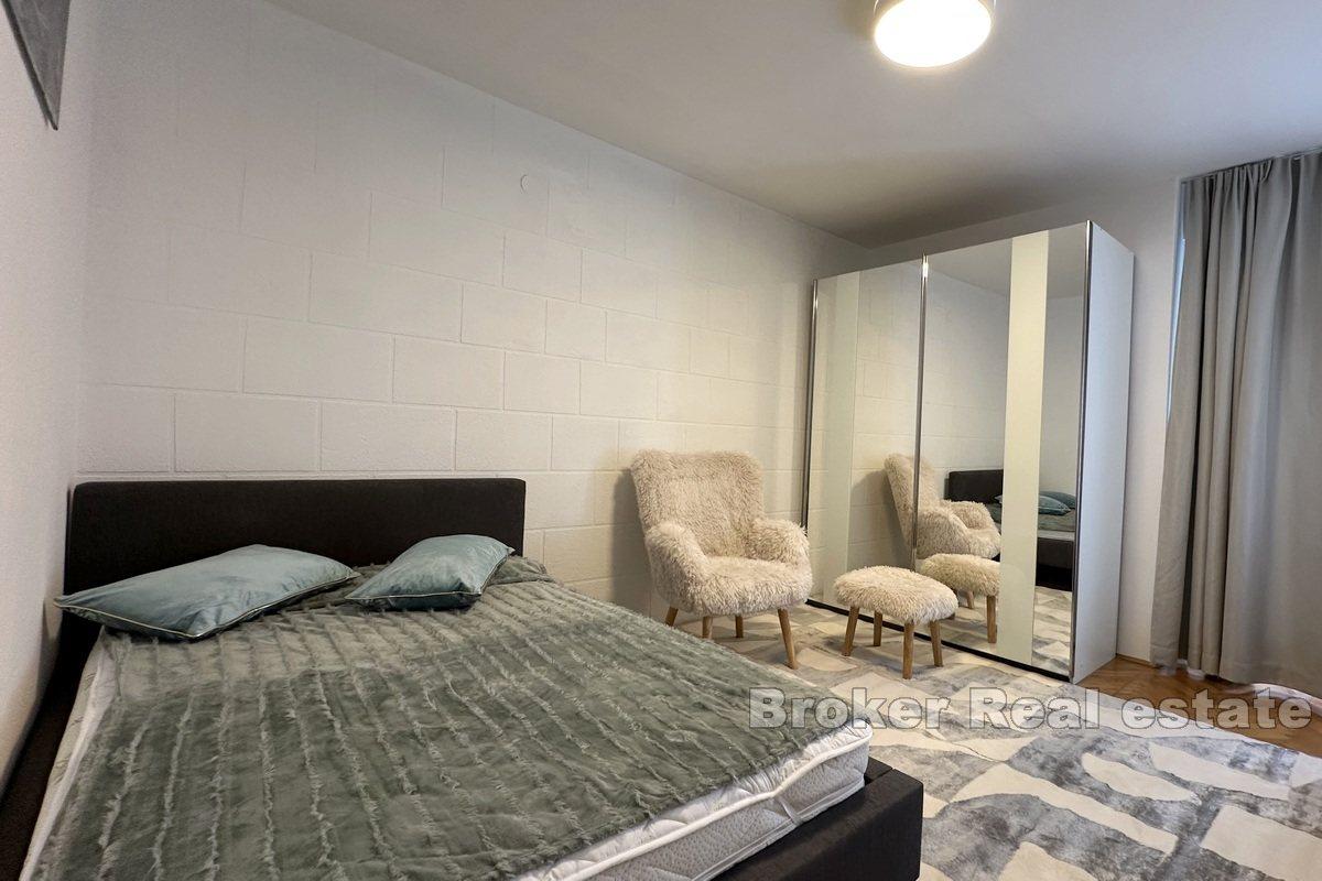 Spacious two-bedroom apartment in a busy location