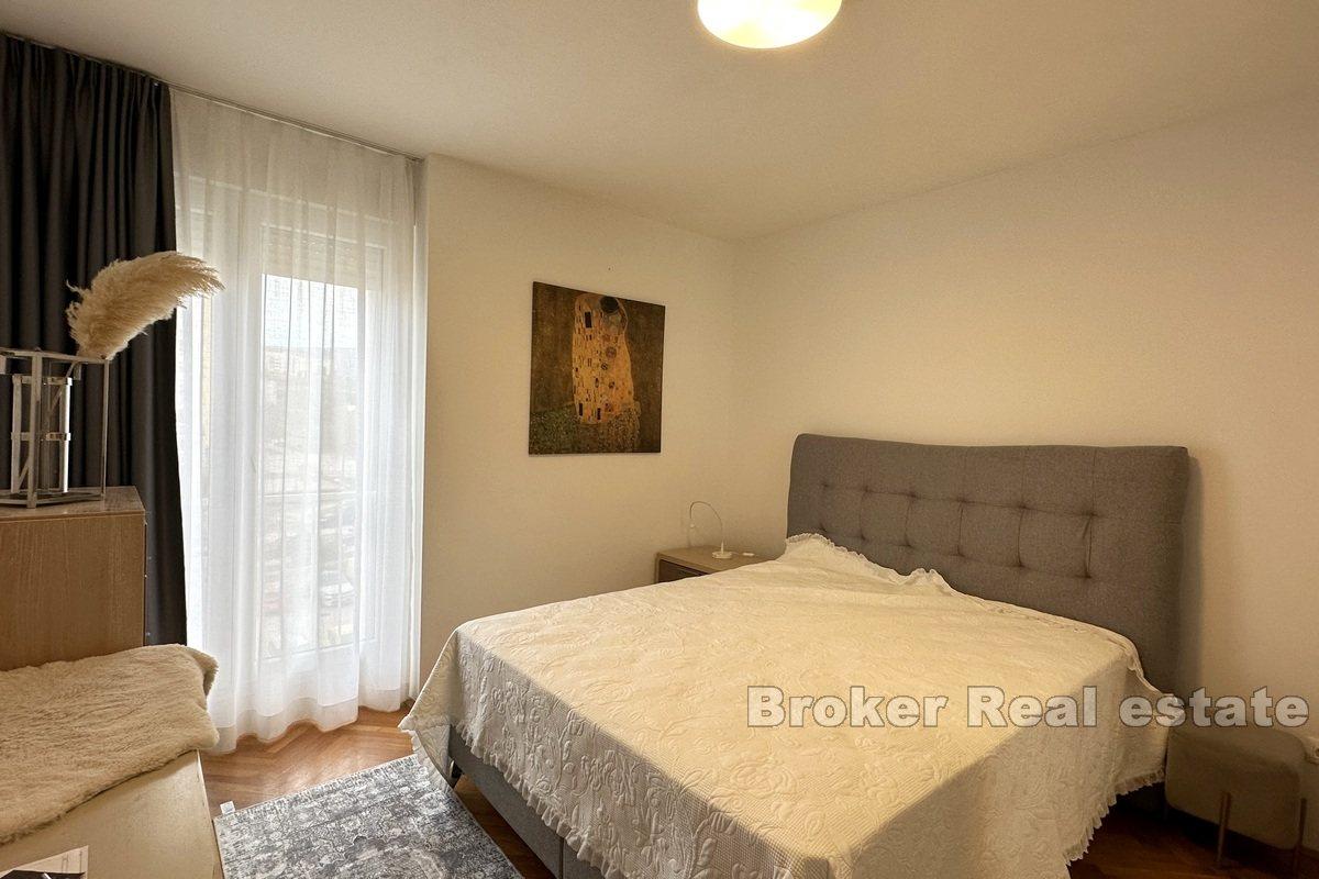 Spacious two-bedroom apartment in a busy location