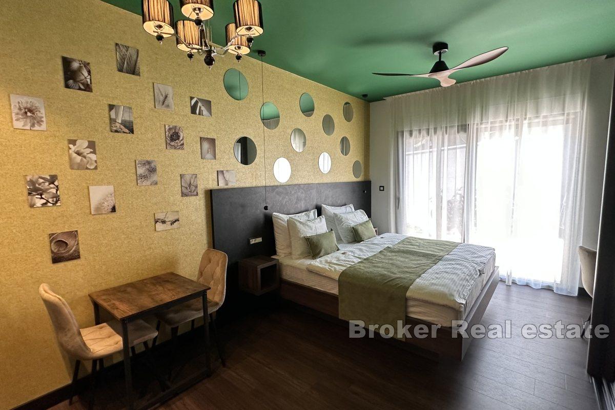 Esclusiva villa con piscina e terrazza