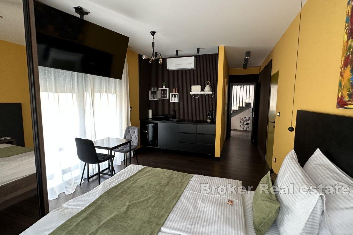 Esclusiva villa con piscina e terrazza