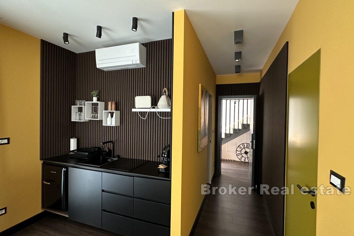 Esclusiva villa con piscina e terrazza