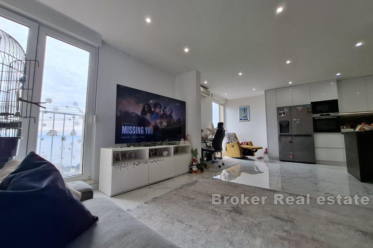 Spacieux appartement de trois chambres dans un quartier calme