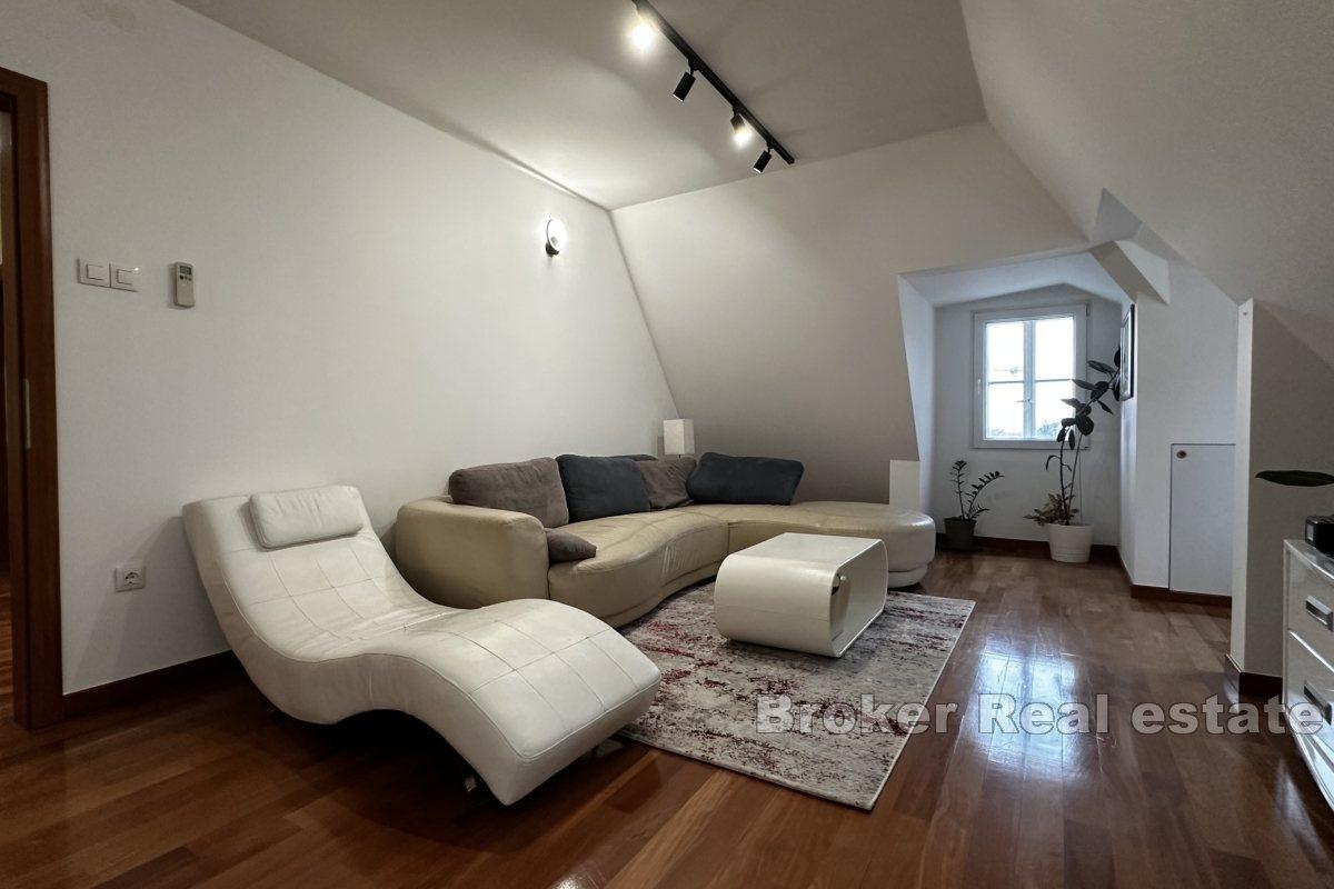 Cozy two-bedroom apartment in a unique location