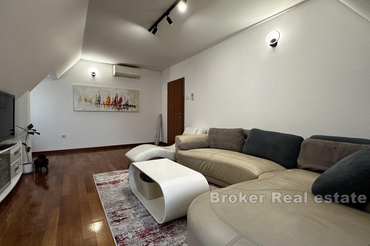 Cozy two-bedroom apartment in a unique location