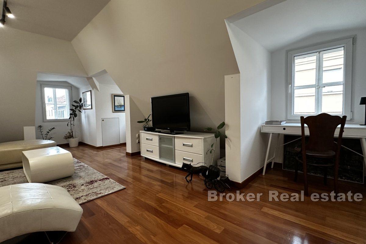 Cozy two-bedroom apartment in a unique location