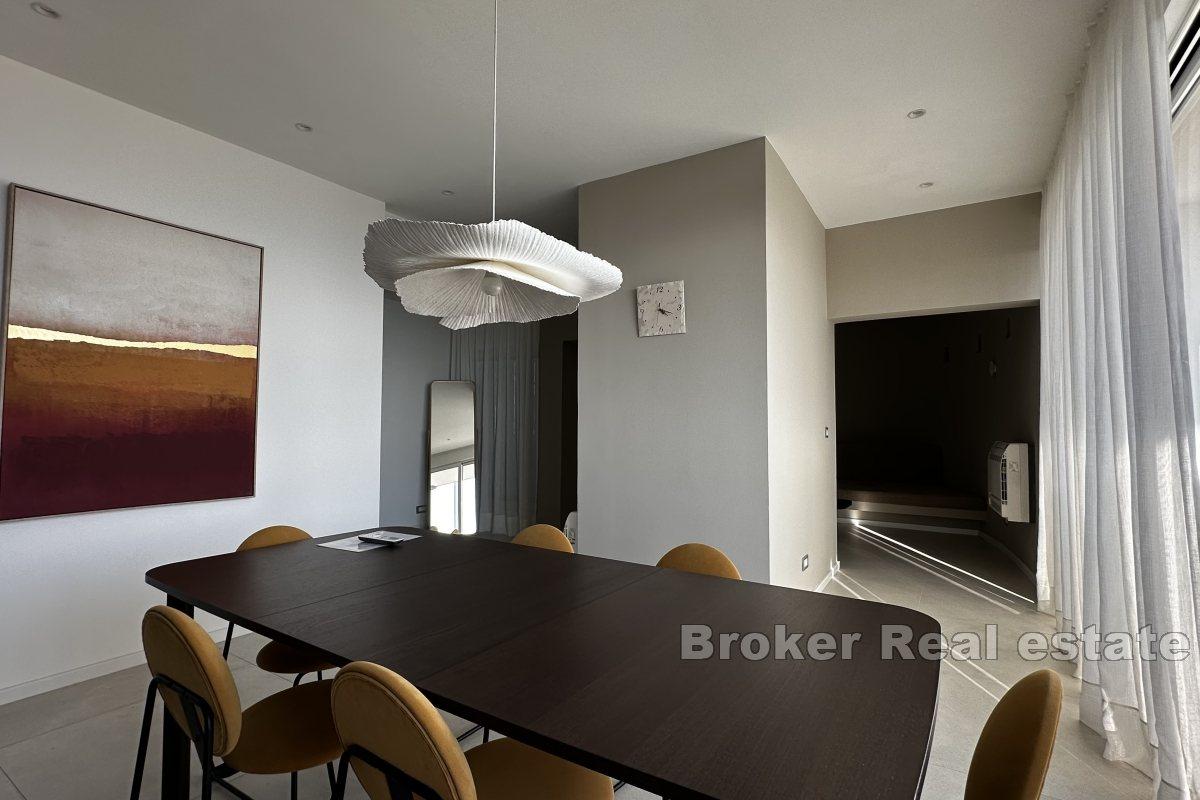 Newly renovated spacious two-bedroom apartment near the city center