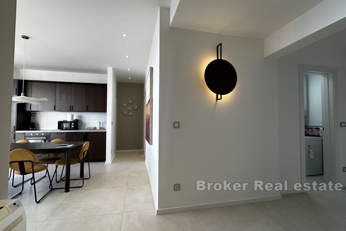 Newly renovated spacious two-bedroom apartment near the city center