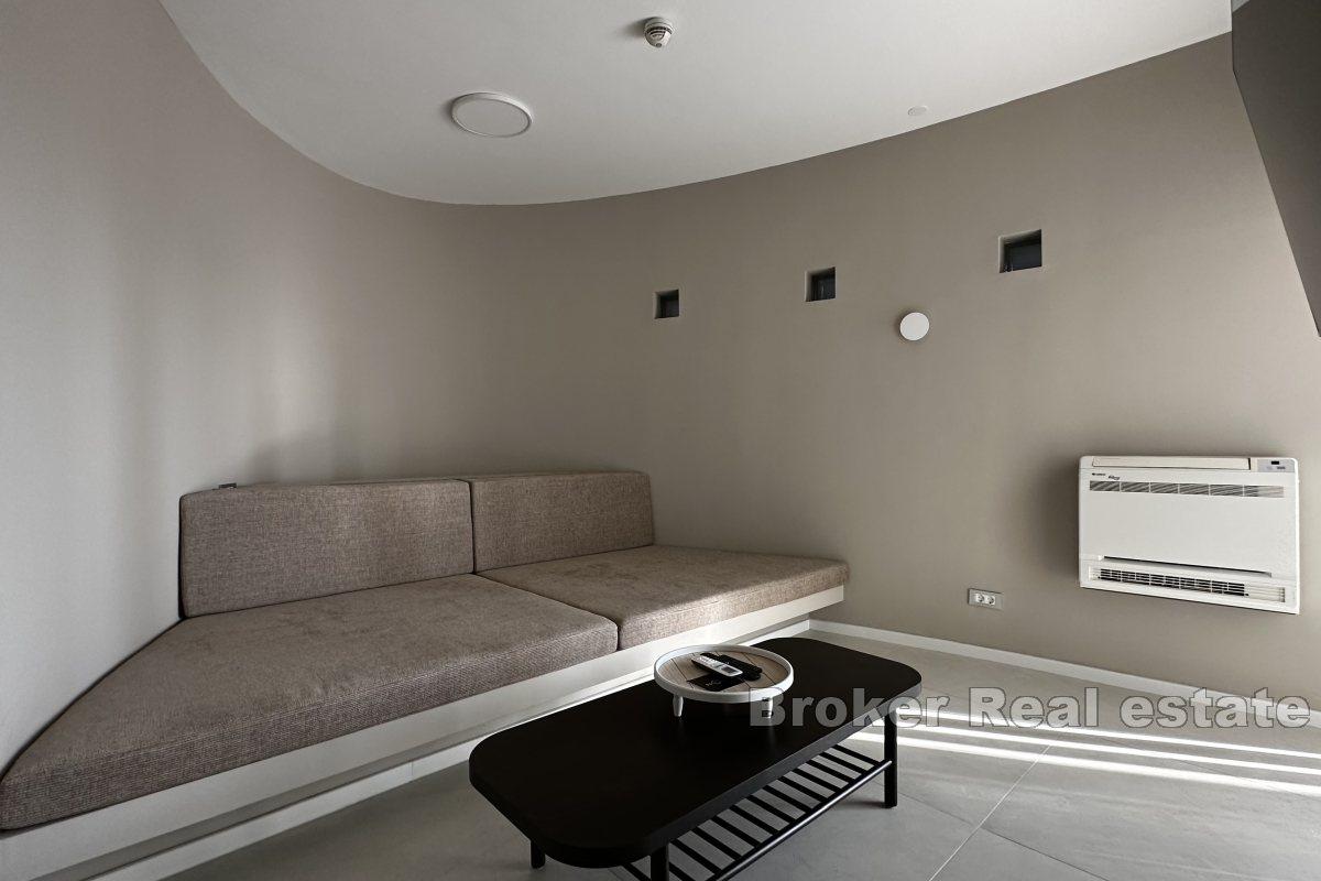 Newly renovated spacious two-bedroom apartment near the city center