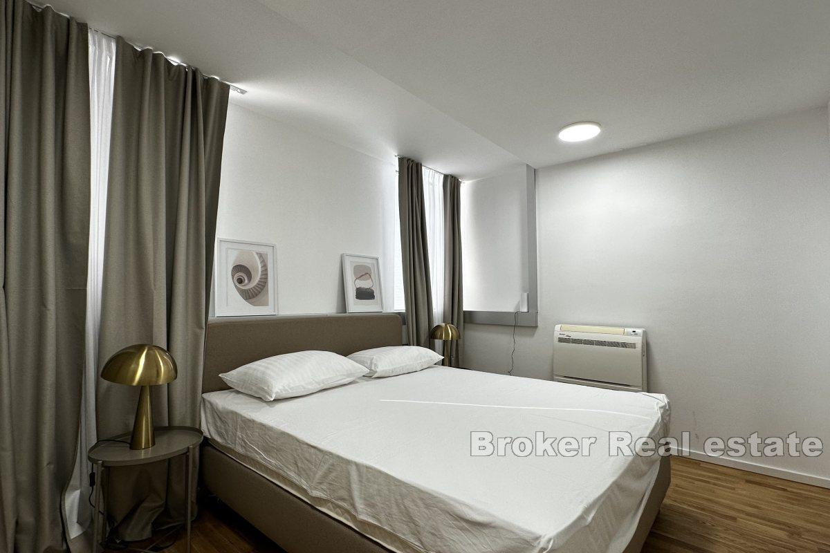 Newly renovated spacious two-bedroom apartment near the city center