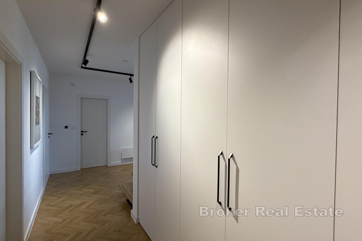 Modern lägenhet med havsutsikt