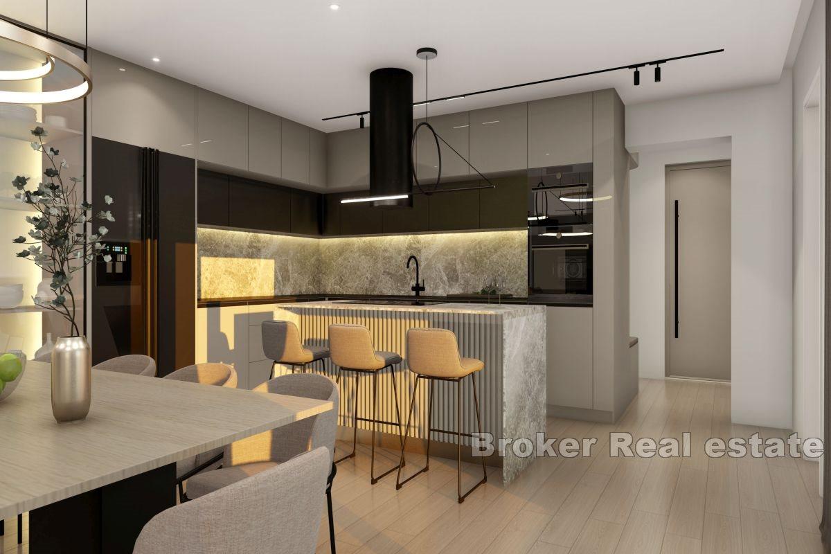 Nowoczesny nowy budynek w spokojnej części miasta