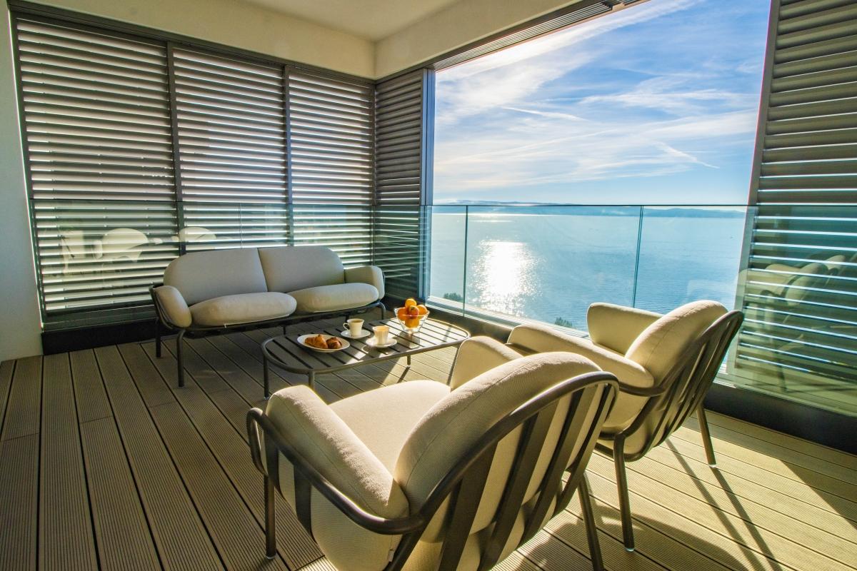 001-2046-154-Split-Znjan-Designer-apartment-with-a-sea-view-for-rent