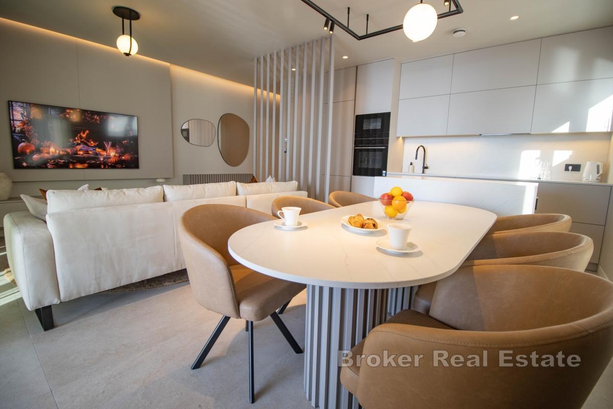 Nowoczesny apartament z dwiema sypialniami i widokiem na morze