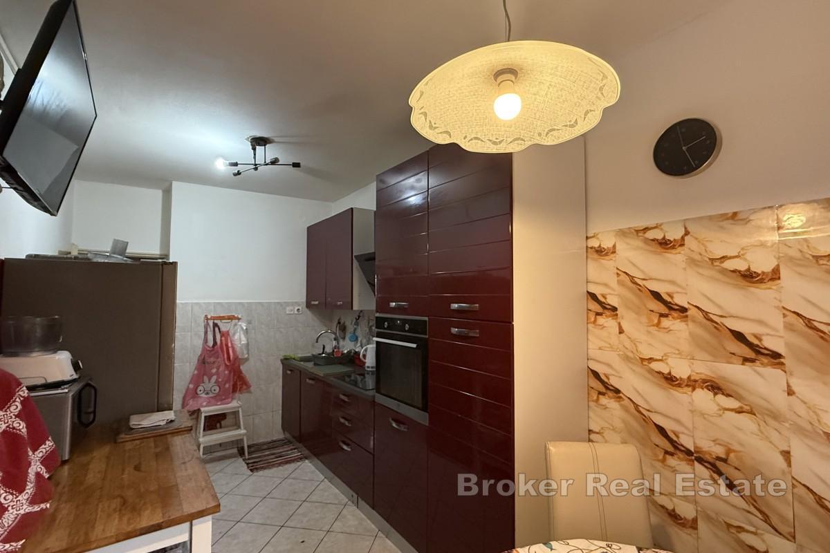 Двухкомнатная квартира в городской черте