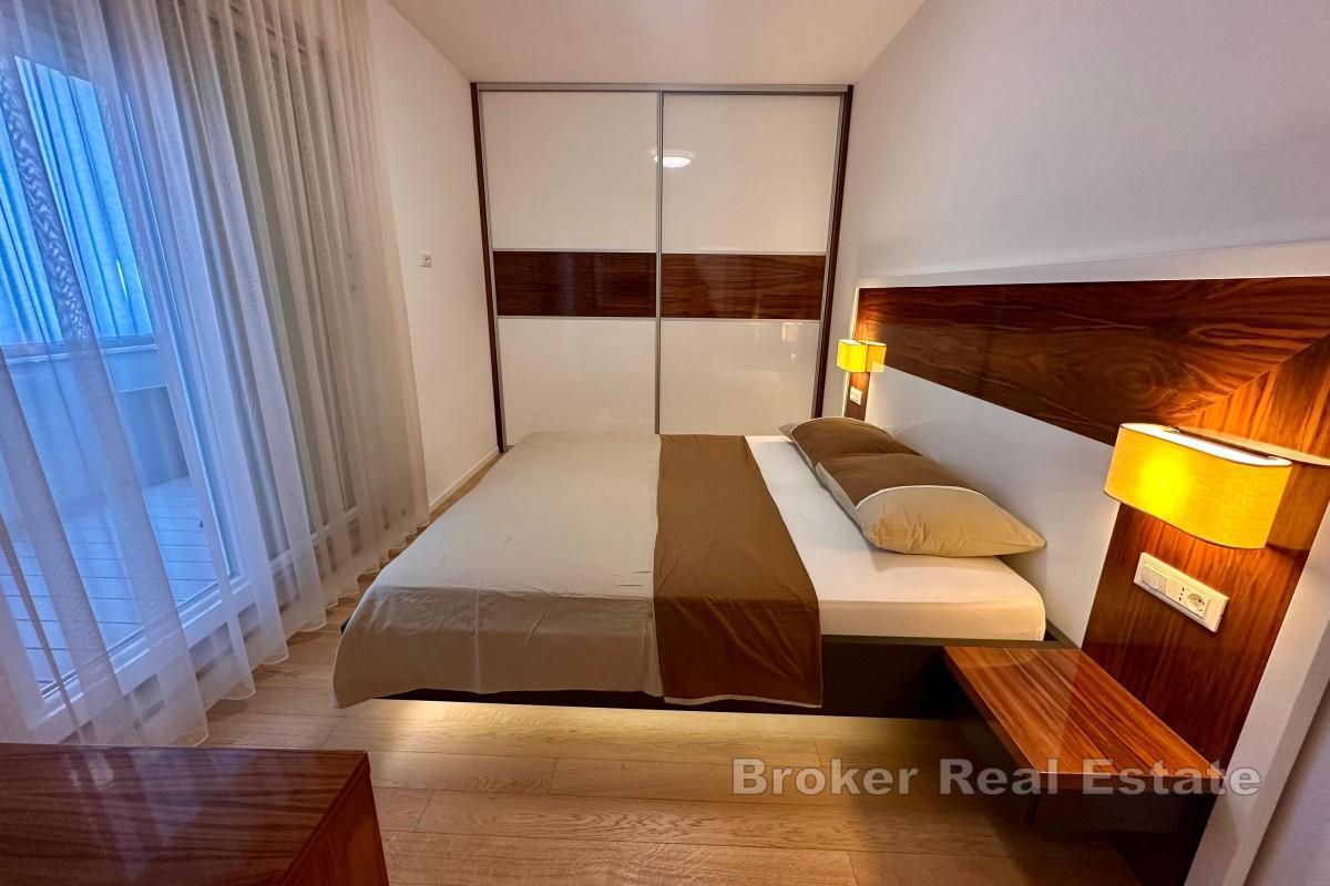 Unik toppleilighet nær sjøen