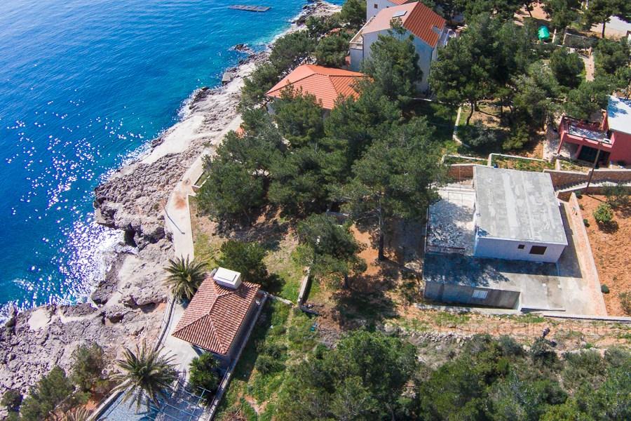 Dům první řady - Ostrov Hvar - částečně zrekonstruován