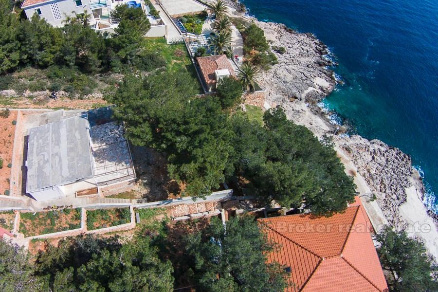 Dům první řady - Ostrov Hvar - částečně zrekonstruován