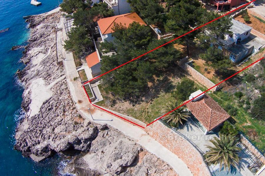 Dům první řady - Ostrov Hvar - částečně zrekonstruován