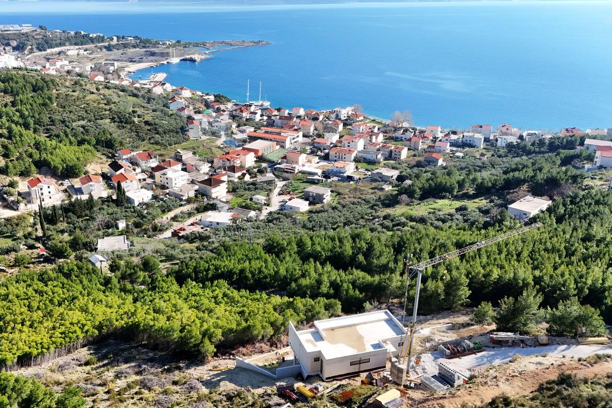 Omiš - Krásny stavebný pozemok s koncepčným riešením