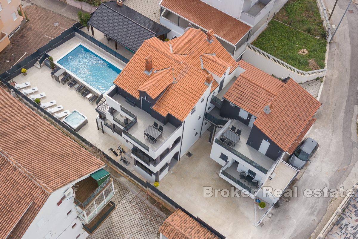 Une villa unique avec six appartements