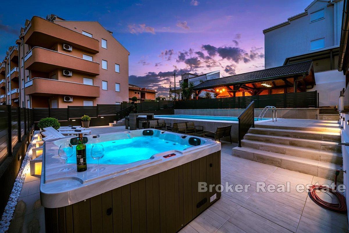 Une villa unique avec six appartements
