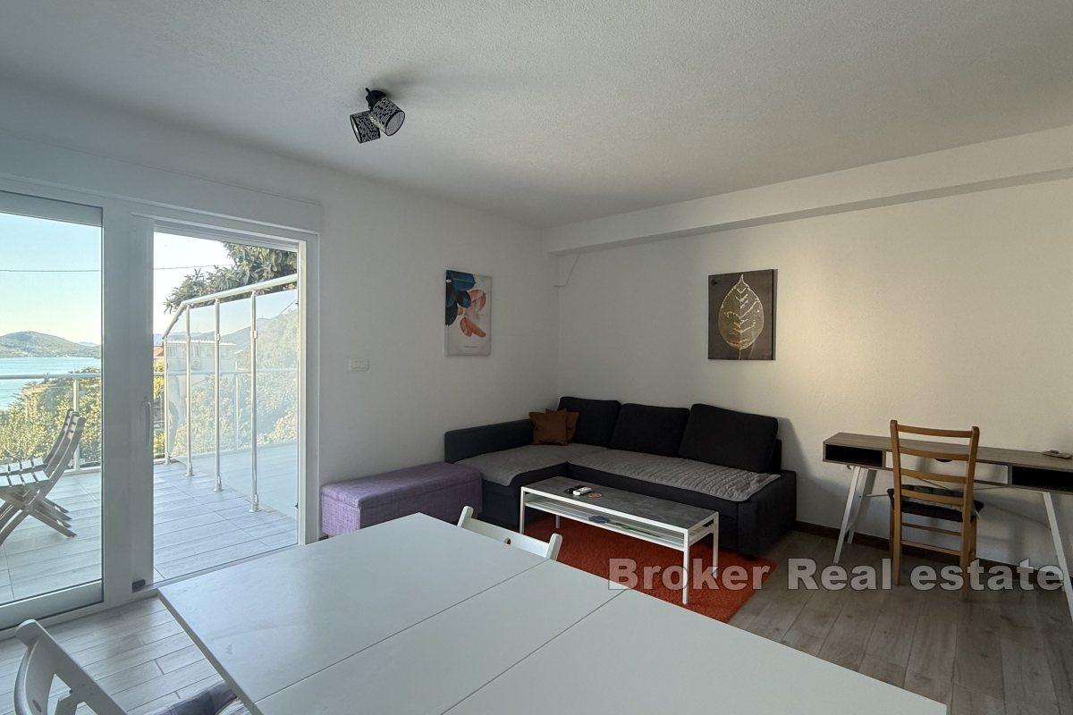 Sjarmerende leilighet med havutsikt